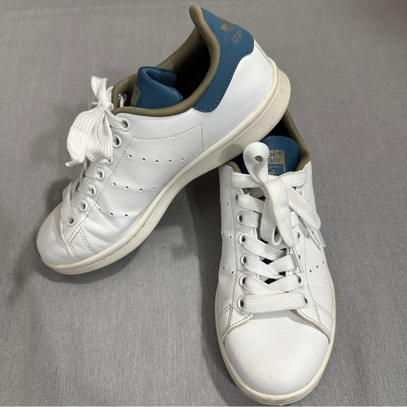 Adidas Sam Smith size 5.5 sneakers, white/blue low top sneakers, leather - Picture 3 of 8